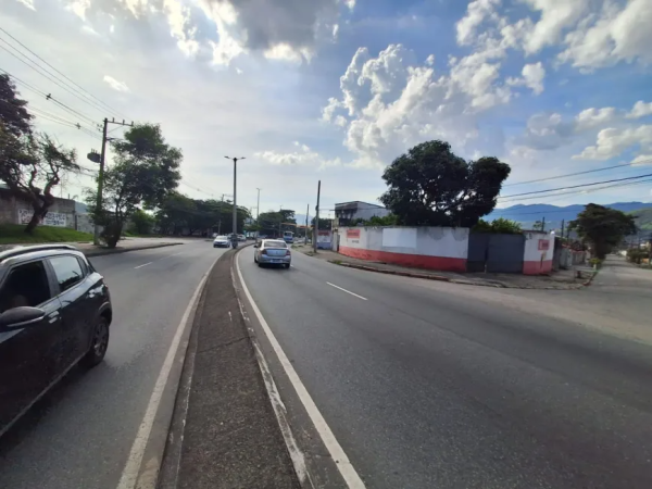 Terreno / Lote Comercial à venda, 1000m² – Senador Camará