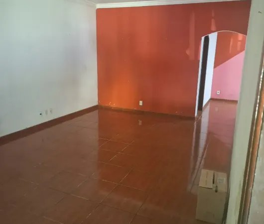 Casa com 2 Quartos à venda